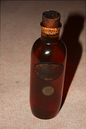 ESSO OIL SAMPLE BOTTLE - click to enlarge